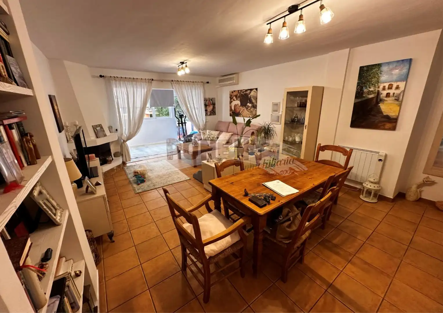Wohnzimmer von Erdgeschoss zum Verkauf in Santa Eulària des Riu mit Klimaanlage, Terrasse und Abstellraum