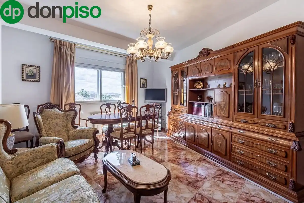 Living room of Flat for sale in Granada  with Air Conditioner, Heating and Terrace