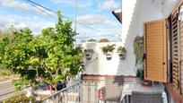 Vista exterior de Casa adosada en venda en Cubelles amb Calefacció i Terrassa