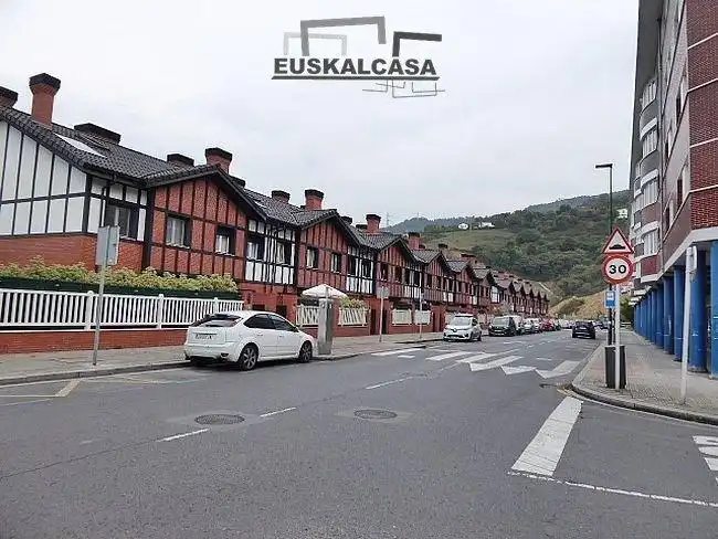 Vista exterior de Piso en venta en Errekalde