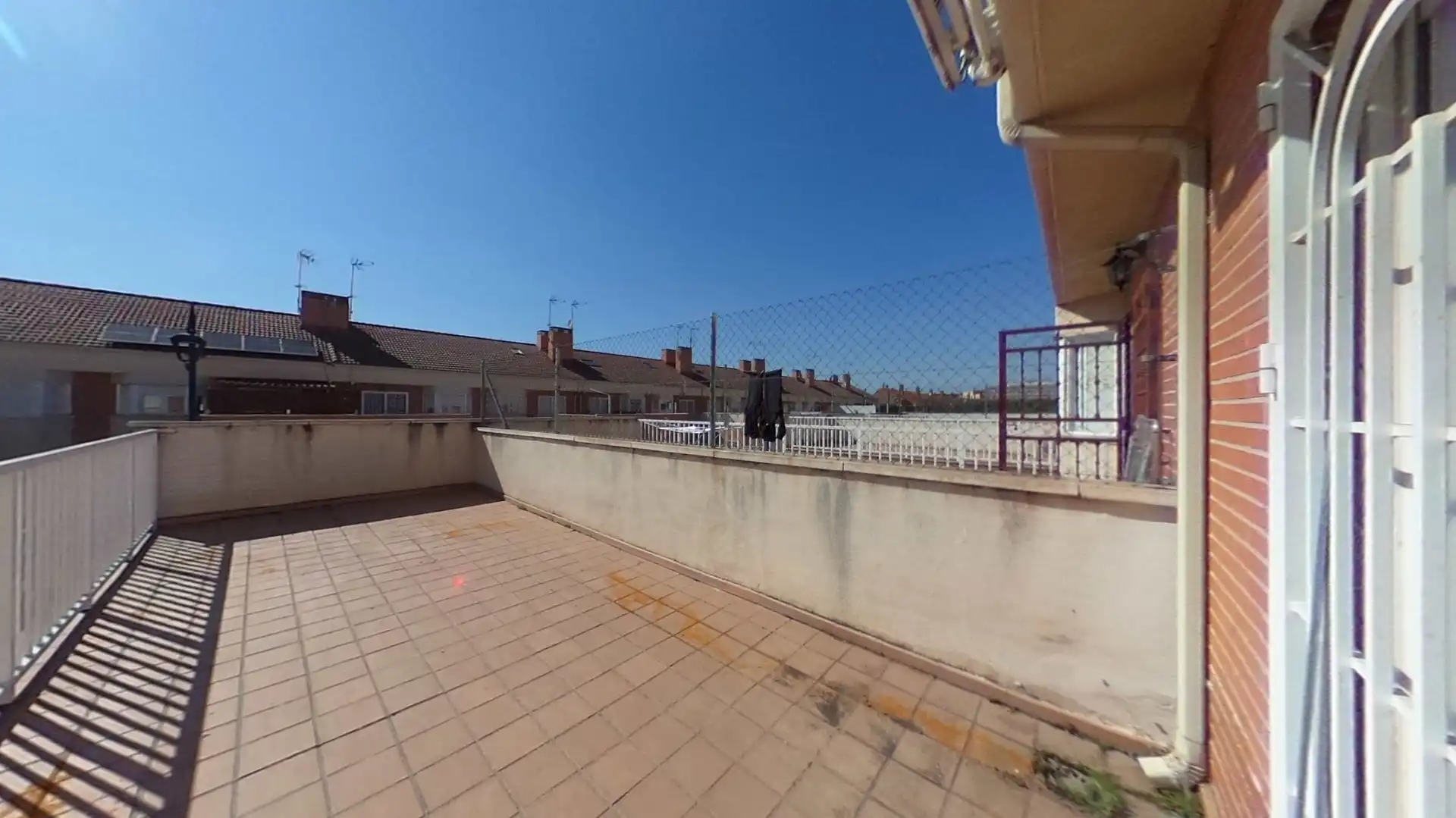 Vista exterior de Casa adosada en venta en Parla con Terraza y Trastero