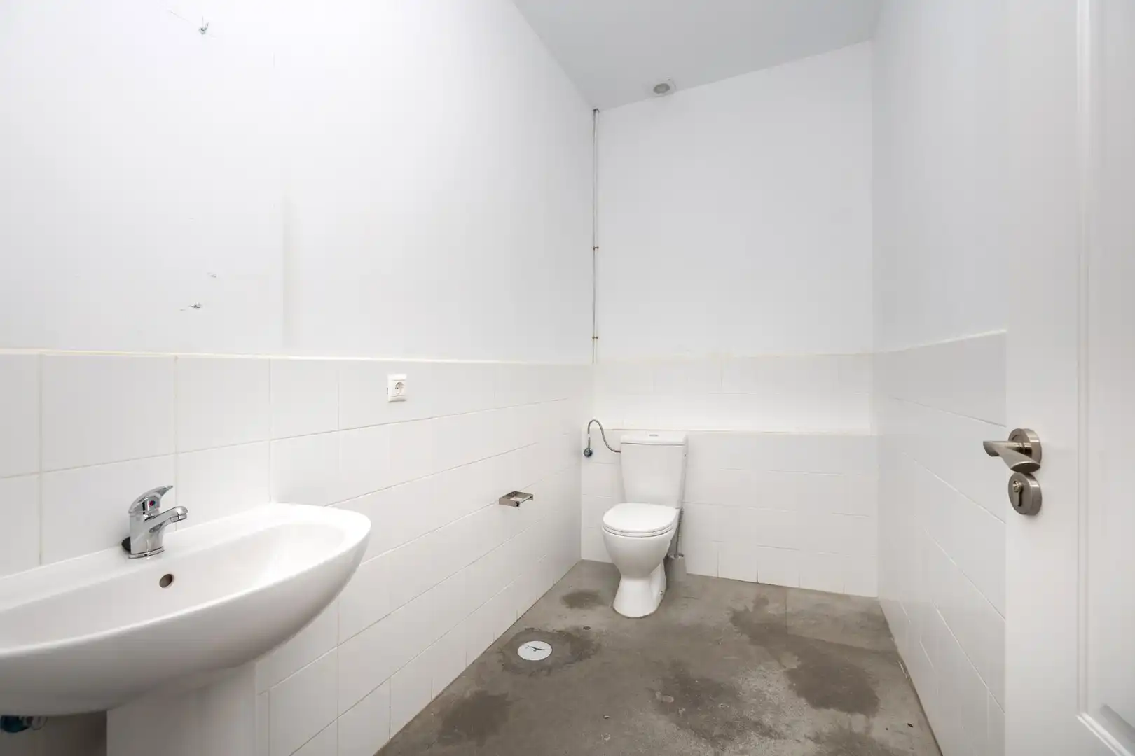 Local comercial en venta en Calle Calle Abderrahmán 11, imagen 20