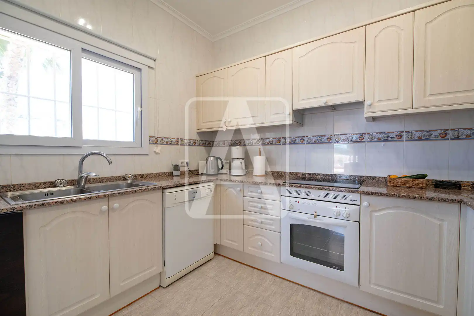 Cocina de Casa o chalet en venta en Calpe / Calp con Aire acondicionado, Calefacción y Jardín privado