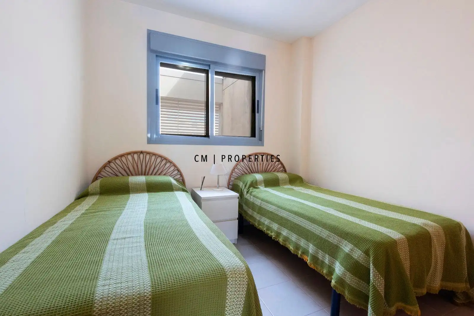 Attic for rent in Costa Brava, Almenara