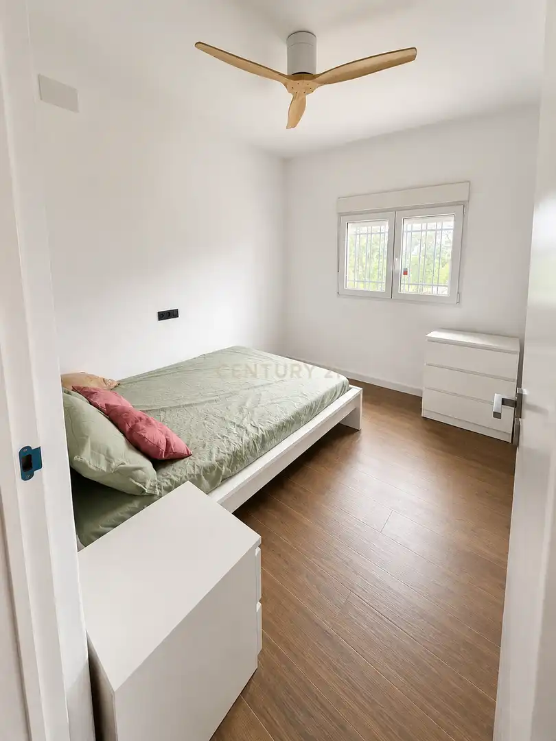 Bedroom of Houses for sale in Arroyo de la Luz  with Air Conditioner, Private garden and Swimming Pool