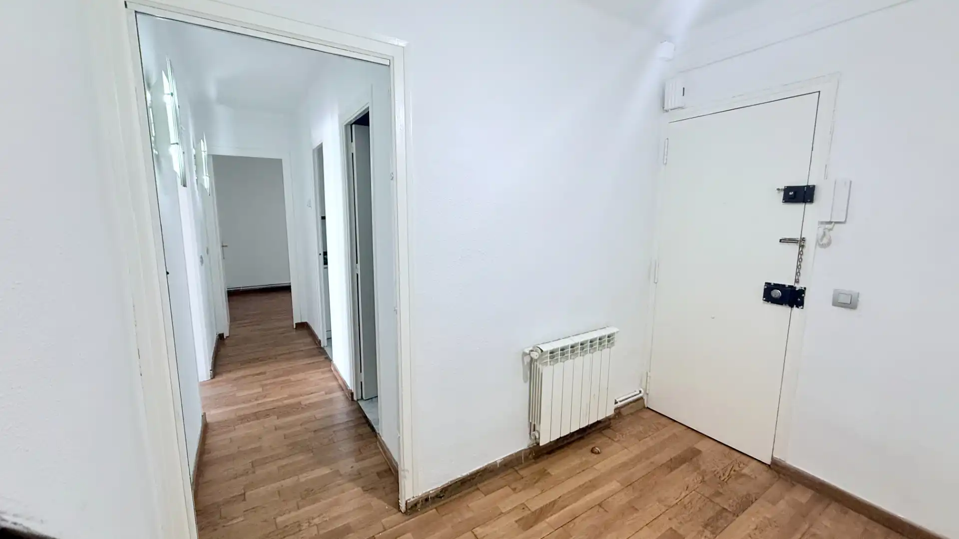Piso en venta en Manresa con Calefacción, Parquet y Balcón