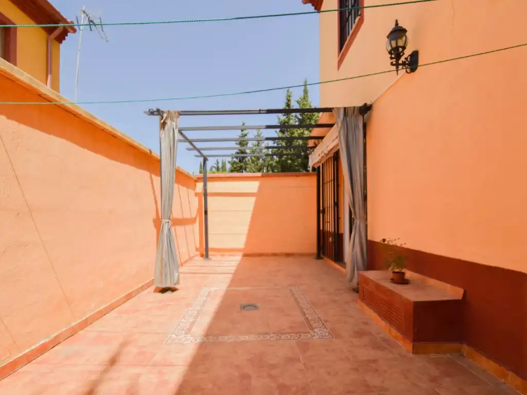 Terrassa de Casa adosada en venda en Alhendín amb Terrassa