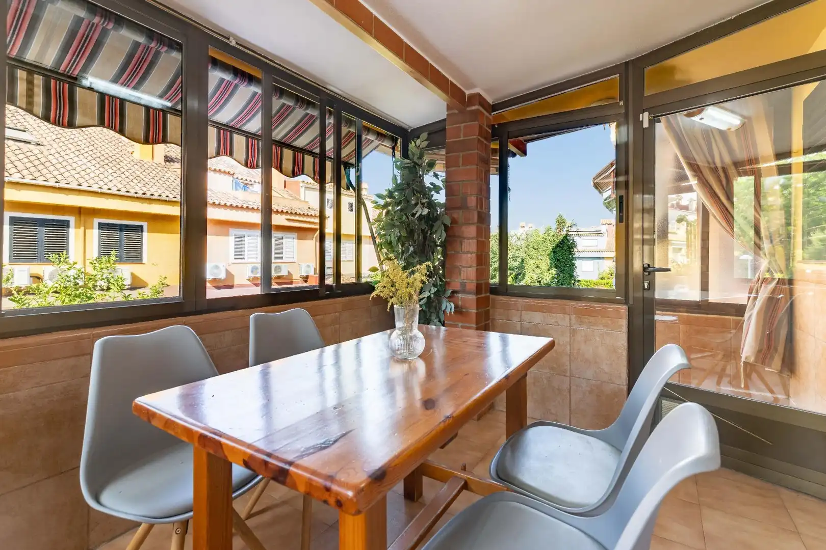 Comedor de Casa adosada en venta en Paterna con Calefacción, Jardín privado y Terraza