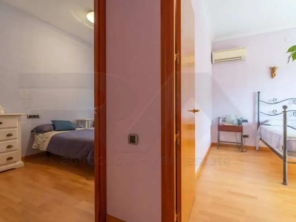 Dormitori de Casa o xalet en venda en Tarragona amb Aire condicionat, Jardí privat i Terrassa