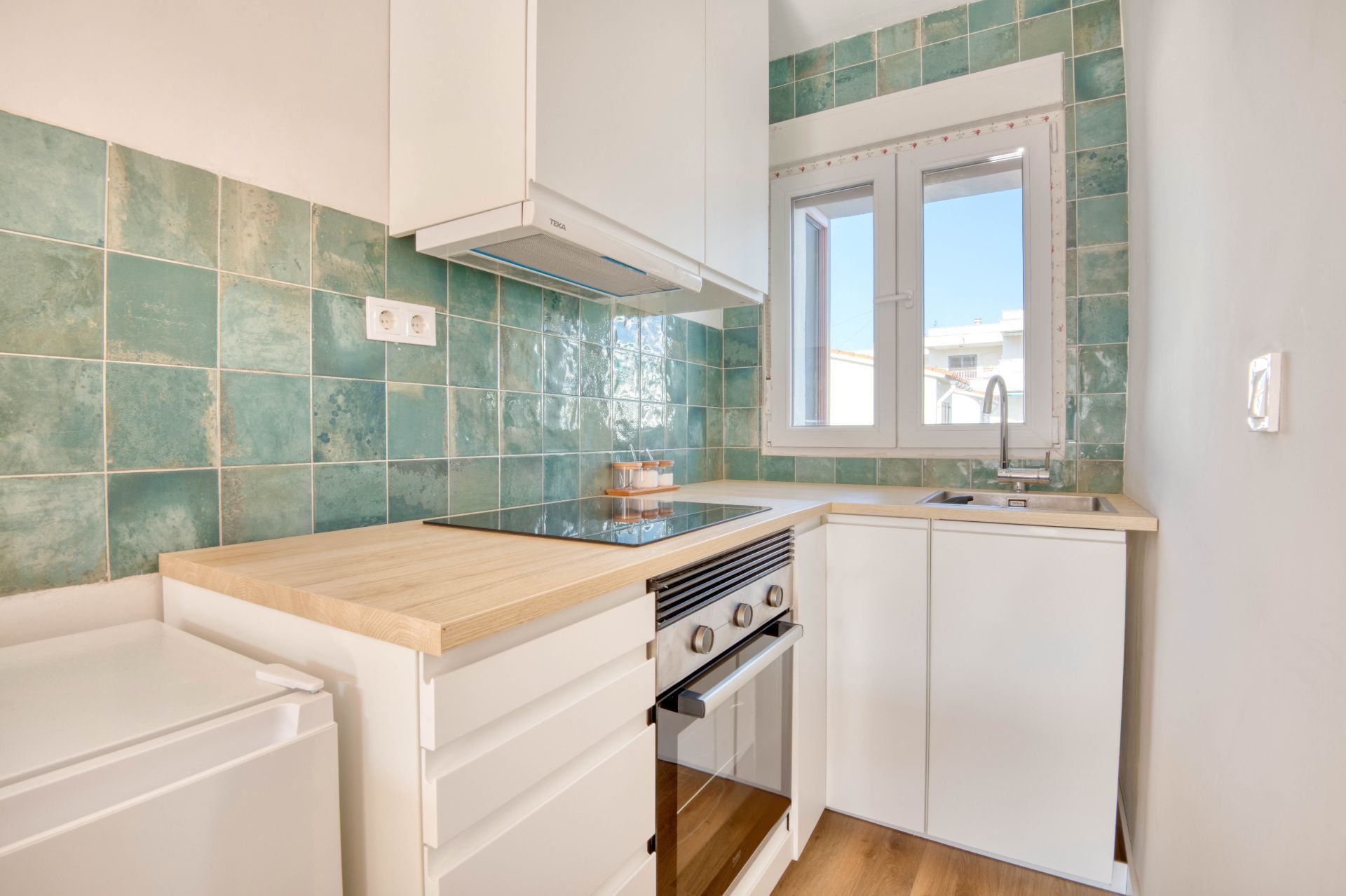 Kitchen of Apartment for sale in L'Escala  with Terrace