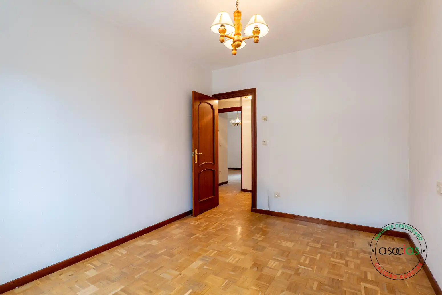 Dormitori de Pis en venda en Gijón  amb Calefacció i Parquet