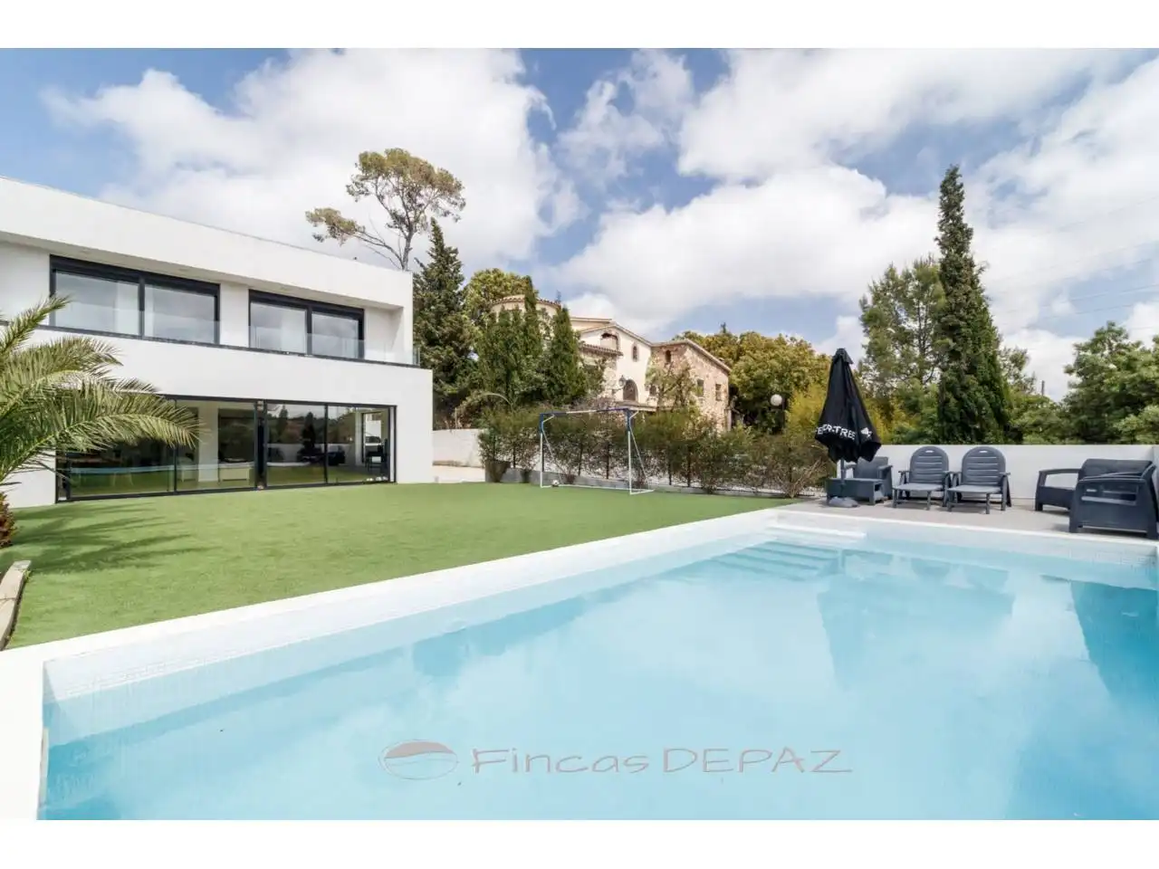Swimming pool of Houses for sale in Gavà  with Air Conditioner, Heating and Private garden