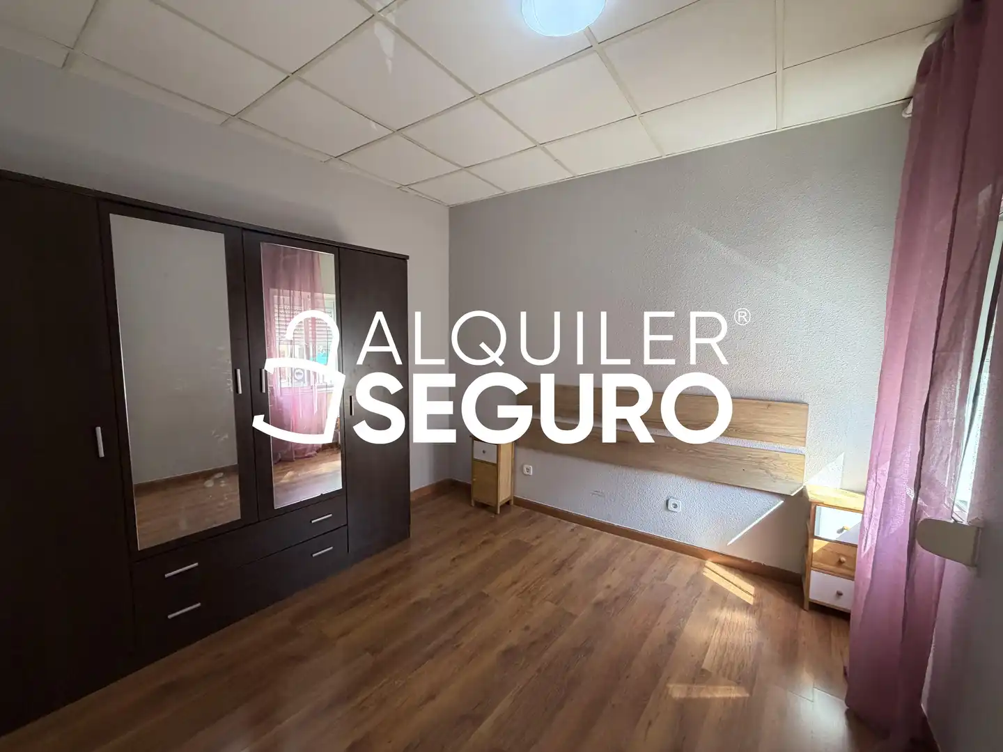 Flat for rent in Escaño, Centro