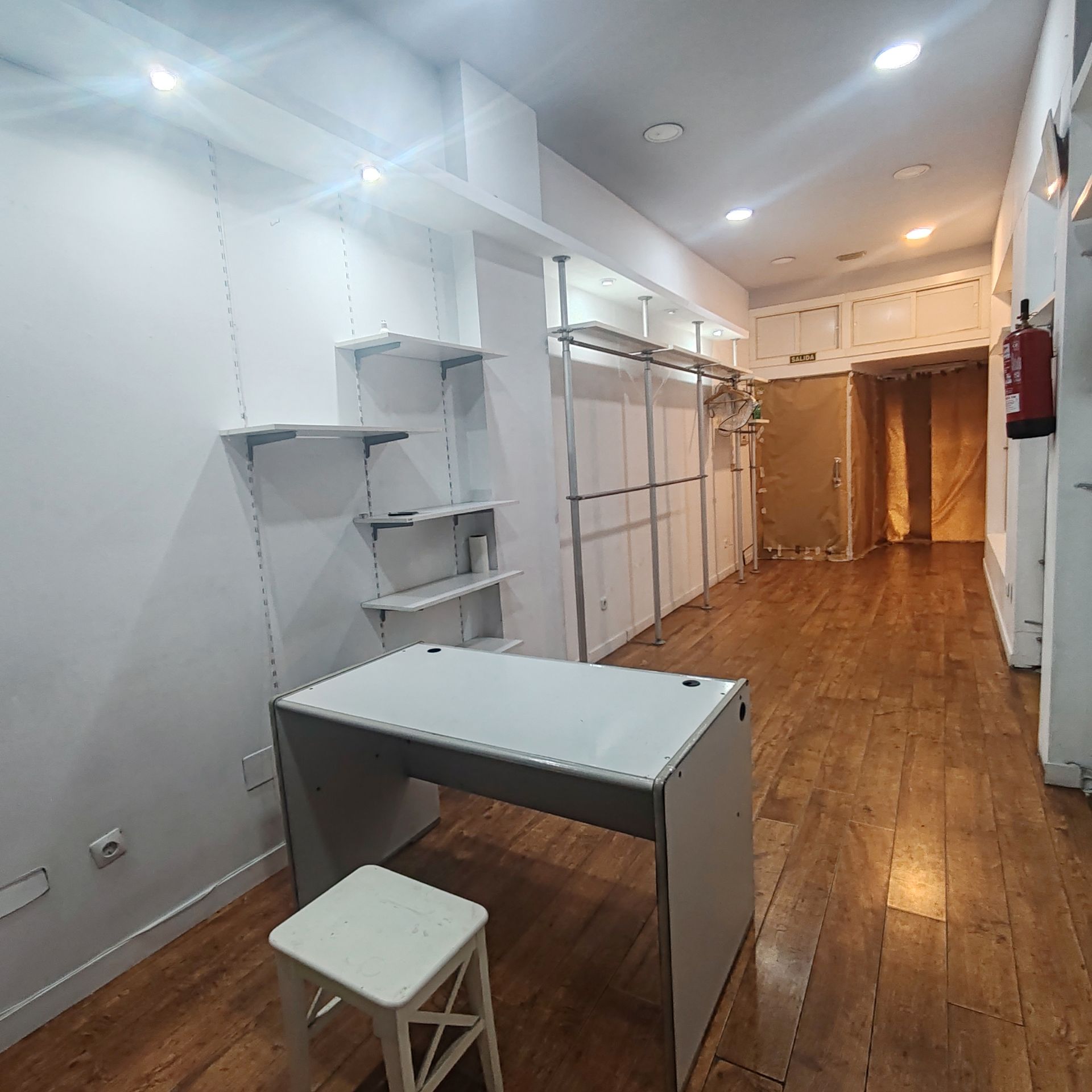 Local de lloguer en Las Rozas de Madrid amb Parquet