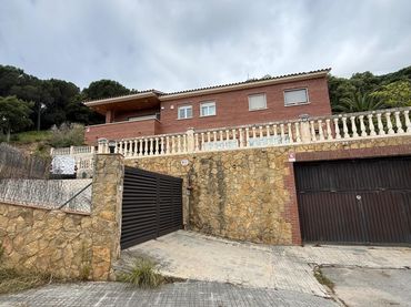 Haus mit Garten zum Verkauf in Sant Cebrià de Vallalta