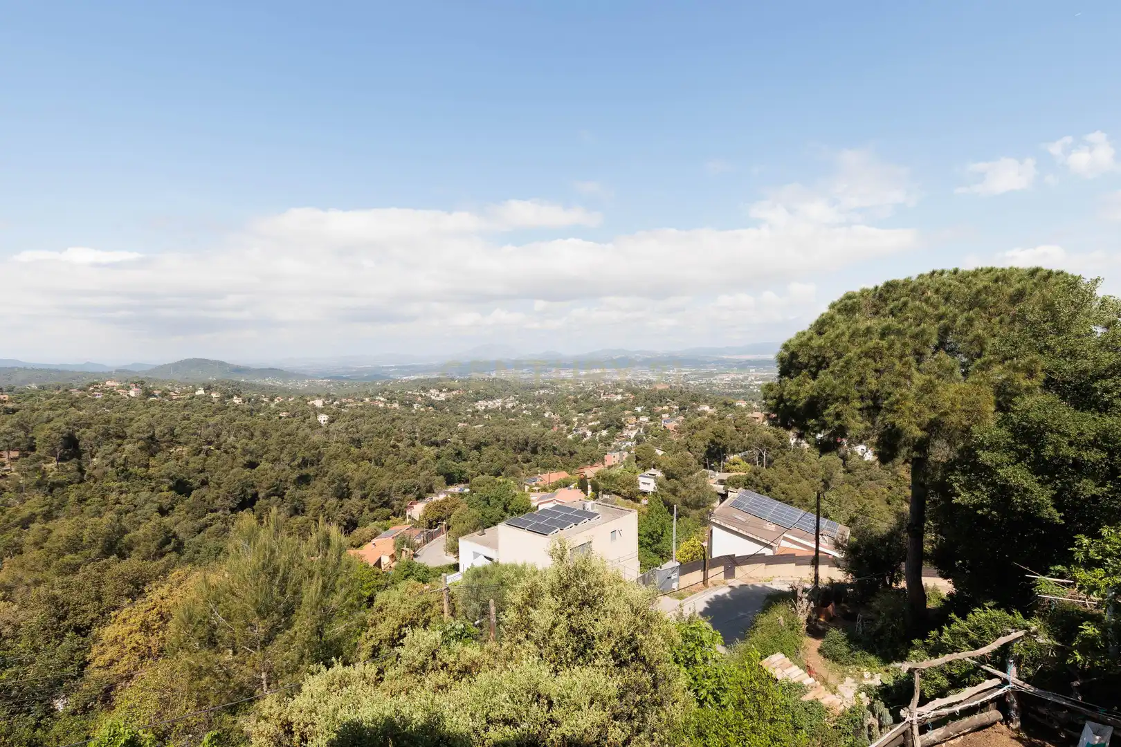 Vista exterior de Casa o xalet en venda en Sant Cugat del Vallès amb Aire condicionat, Jardí privat i Traster