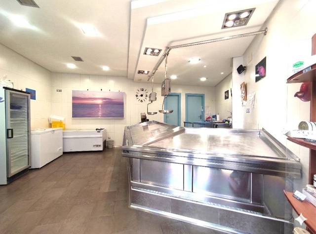 Local comercial en Venta en Calle BARTOLOME ORDOÑEZ en Plantío - Alcampo