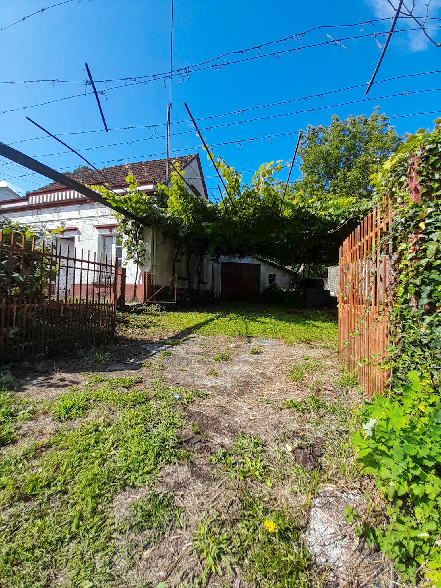 Casa o xalet en venda en Boiro amb Jardí privat, Traster i Moblat
