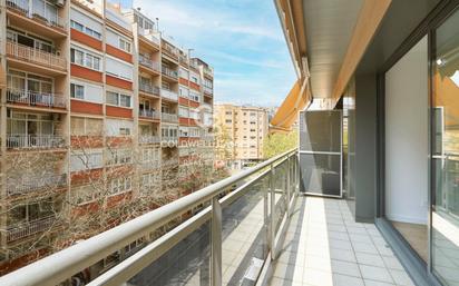 Vista exterior de Pis en venda en  Barcelona Capital amb Aire condicionat, Parquet i Forn