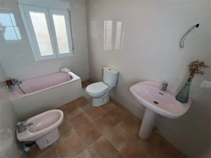 Bathroom of Houses for rent in Arenas del Rey