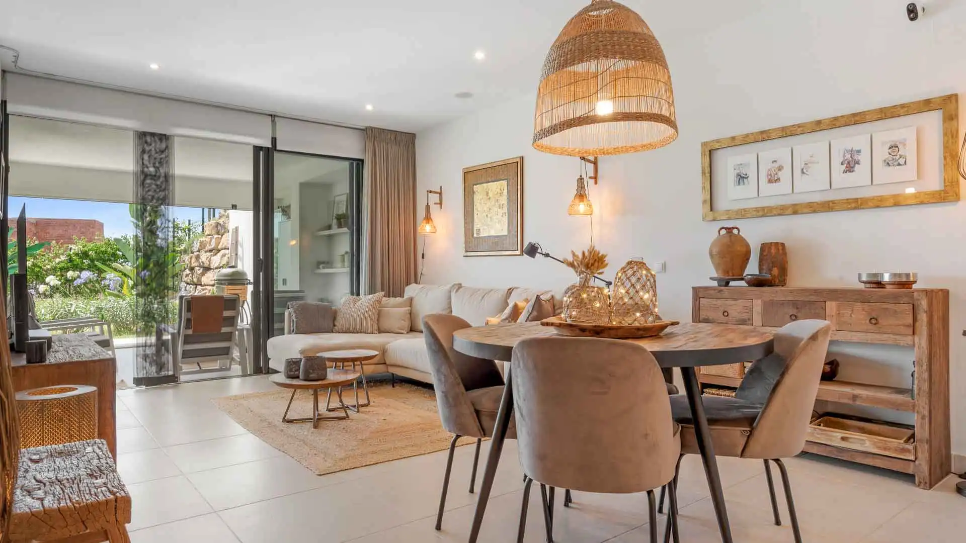 Sala de estar de Apartamento en venta en Estepona con Aire acondicionado, Jardín privado y Terraza