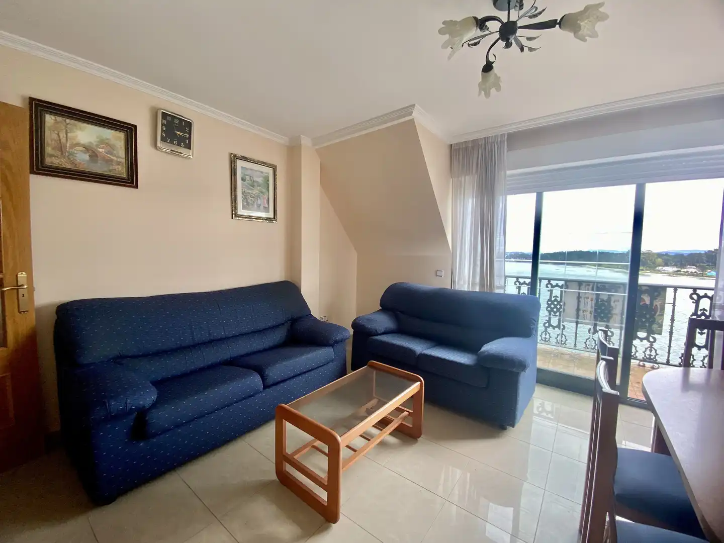 Living room of Attic for sale in O Grove    with Parquet flooring, Terrace and Storage room