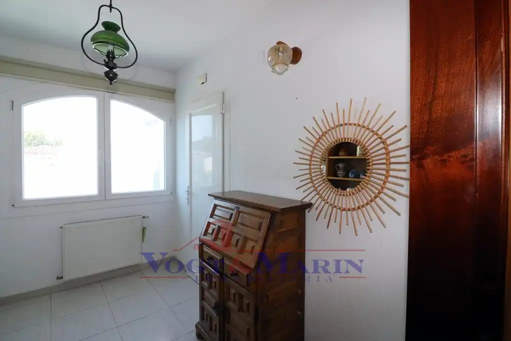 Casa con terraza en venta en Carrer Montgrí, imagen 8
