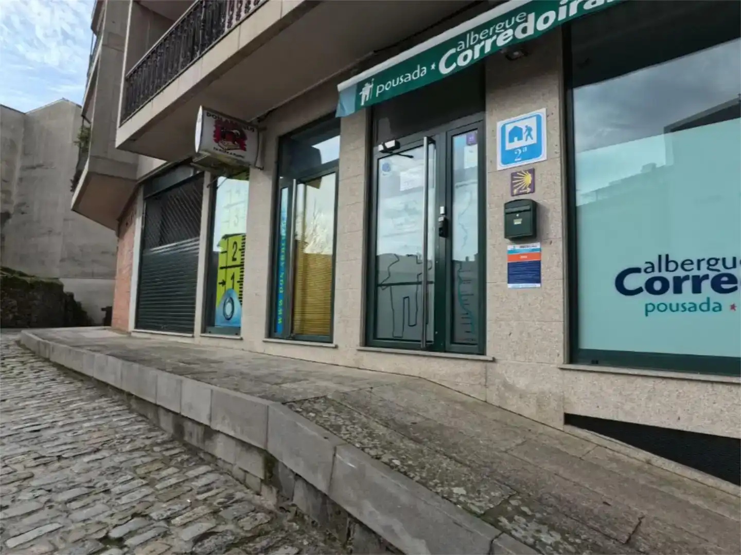 Commercial properties for rent in Padrón  with Air Conditioner and Furnished