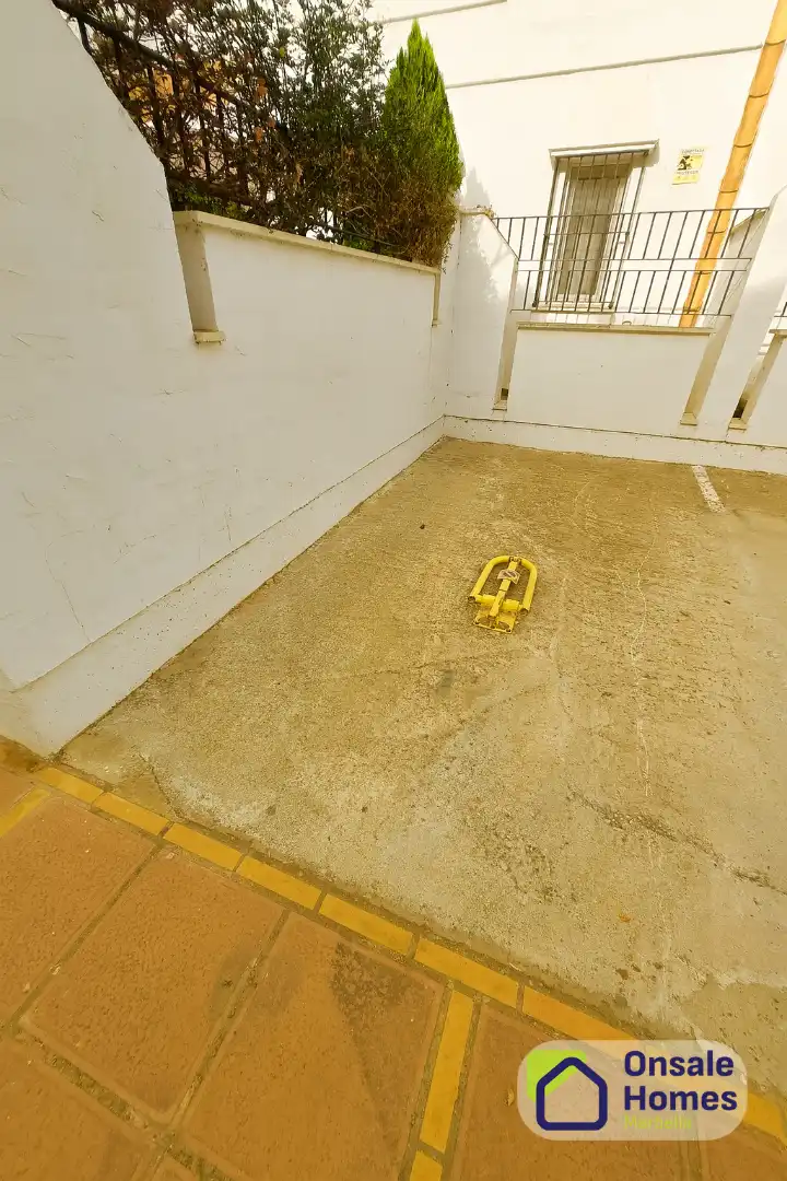 Piso en venta en Marbella con Terraza, Alarma y Piscina comunitaria