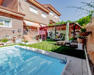 Jardí de Casa adosada en venda en Guadalajara Capital amb Aire condicionat, Terrassa i Piscina