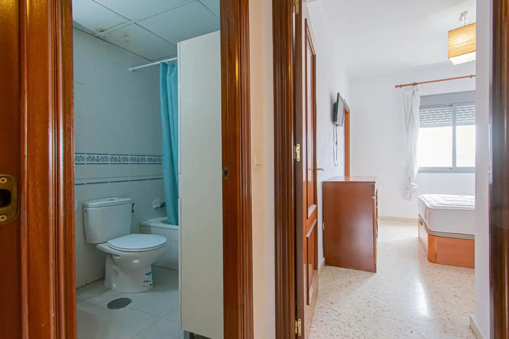 Bathroom of Flat for sale in Sevilla  with Air Conditioner, Storage room and Balcony