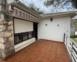 Vista exterior de Casa o xalet en venda en Albalate de Zorita amb Terrassa i Balcó