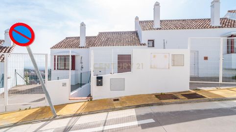 Foto 2 de Casa adosada en venta en Calle Doña Julia, Casares, Spain, -1, Doña Julia Golf, Casares