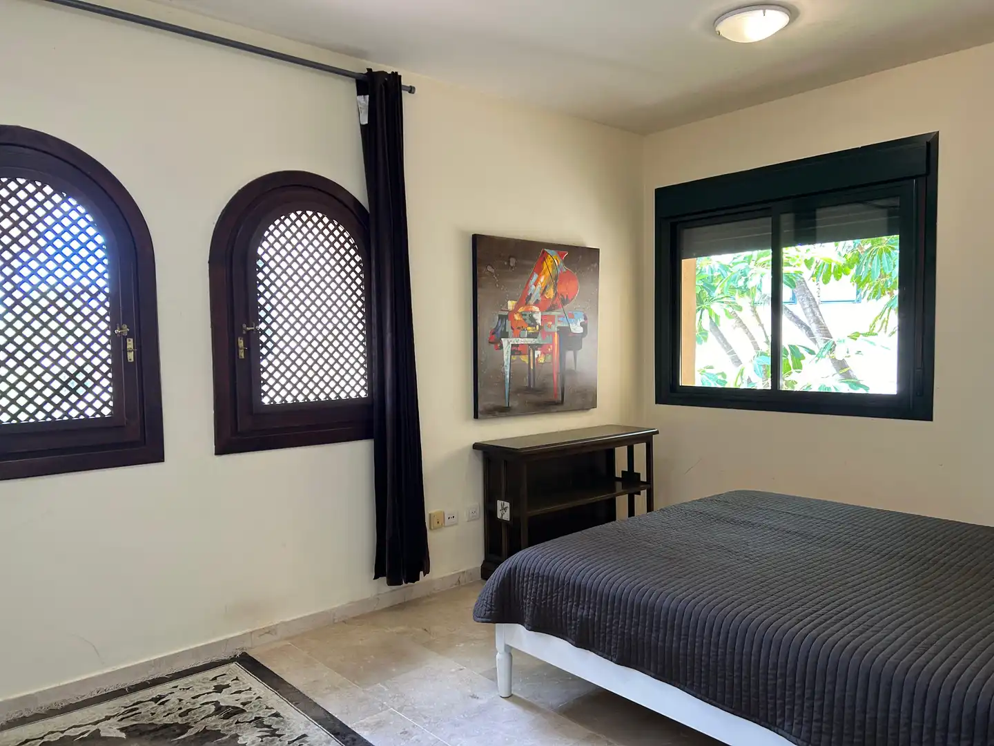 Dormitori de Apartament de lloguer en Estepona amb Aire condicionat, Moblat i Internet