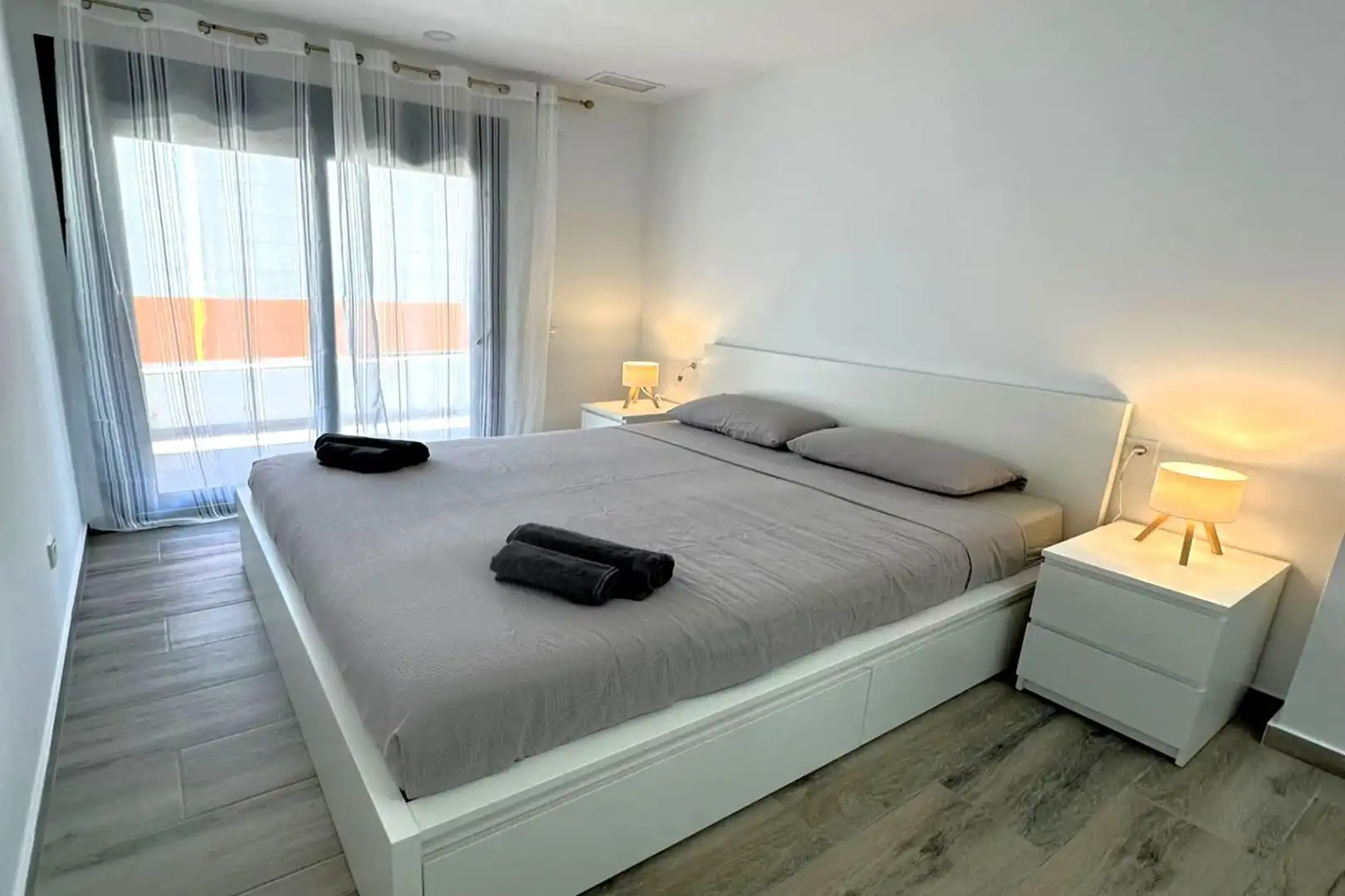 Apartamento con terraza en venta en Calle RAMON GALLUD 139, imagen 11
