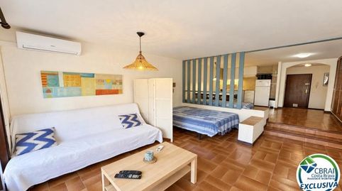 Amplio estudio con terraza y licencia turística a 80 metros de la playa de Santa Margarita  Roses