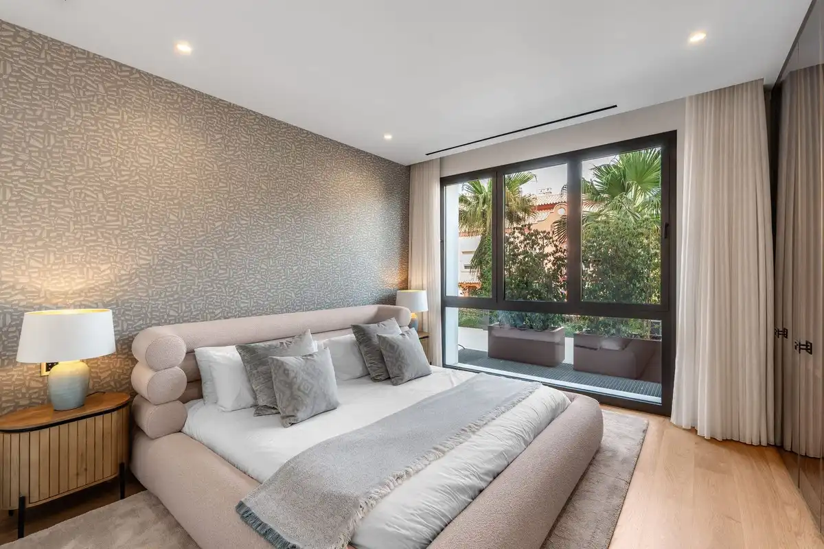 Dormitori de Apartament de lloguer en Marbella amb Aire condicionat, Calefacció i Terrassa
