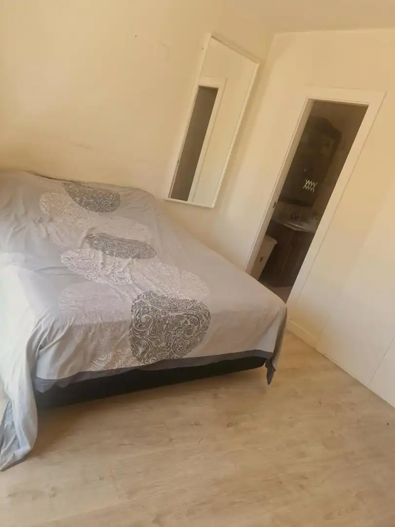 Dormitori de Casa adosada en venda en Zaragoza amb Terrassa i Piscina