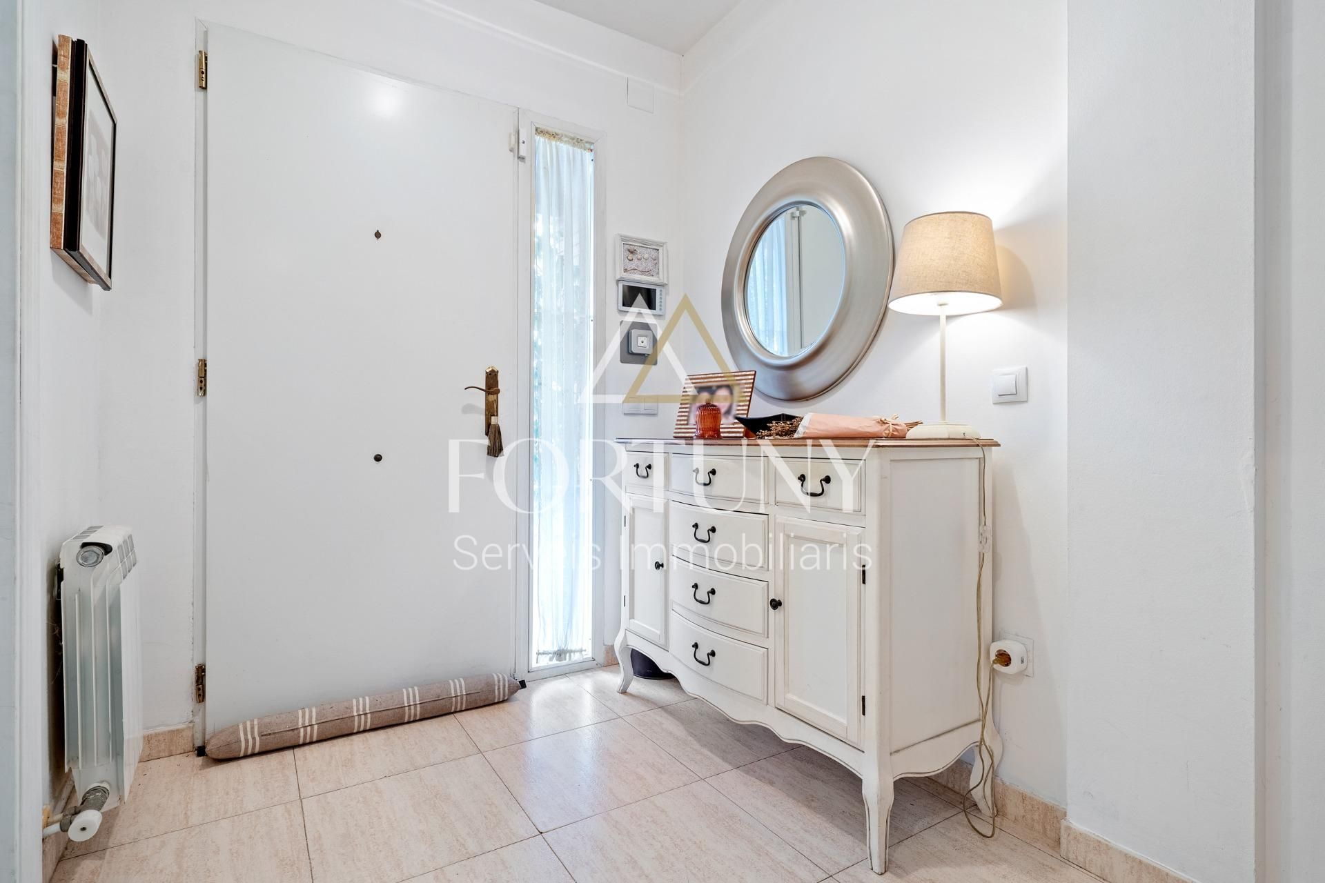 Single-family semi-detached for sale in Calle PERE RIUS I GATELL, Migjorn