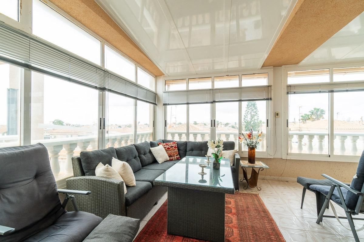 Sala de estar de Ático en venta en Orihuela con Aire acondicionado, Terraza y Balcón