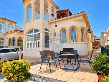 Haus mit Pool zum Verkauf in Benimar