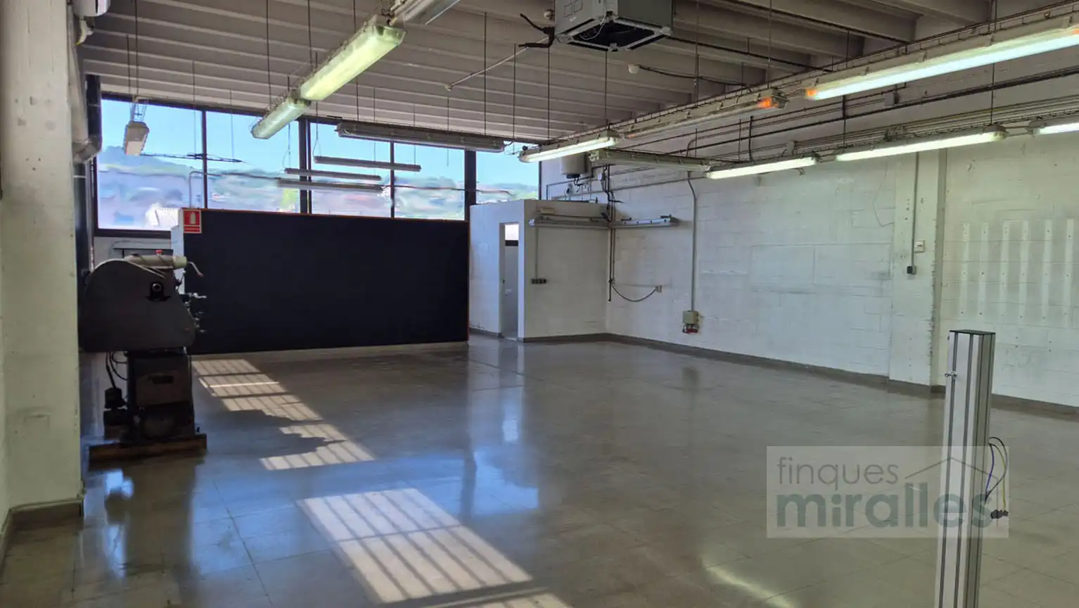 Nave industrial de alquiler en Vilassar de Dalt con Calefacción y Alarma