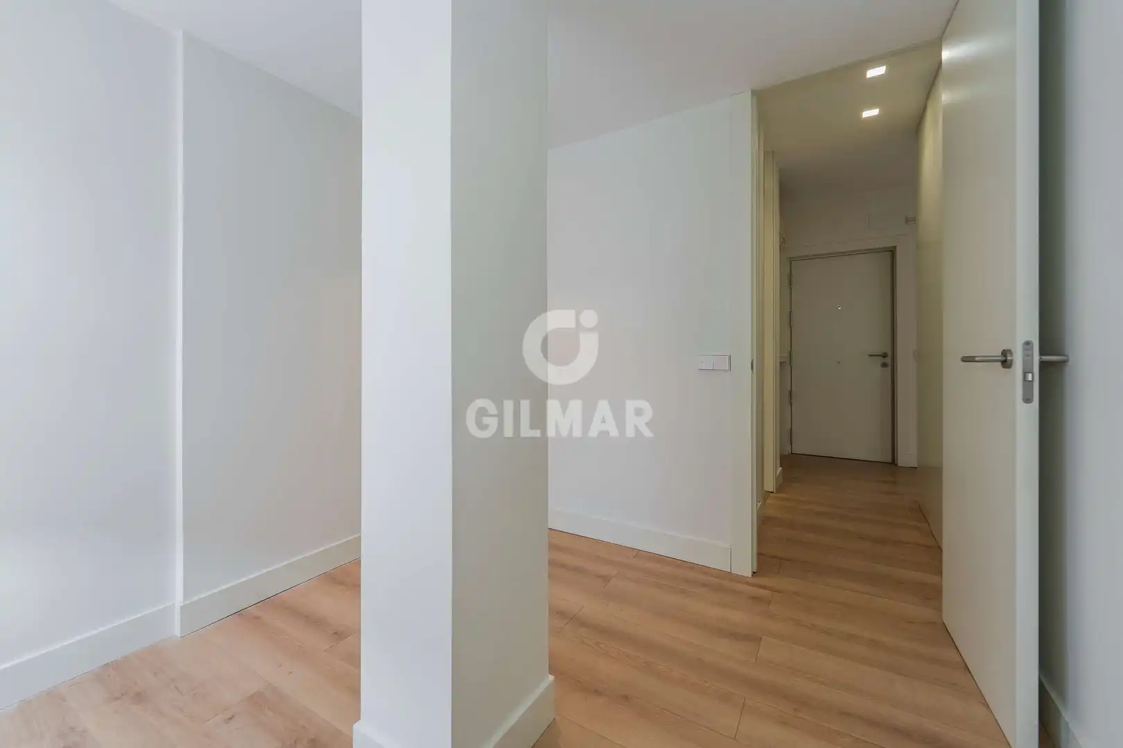 Piso en venta en Madrid con Calefacción y Balcón