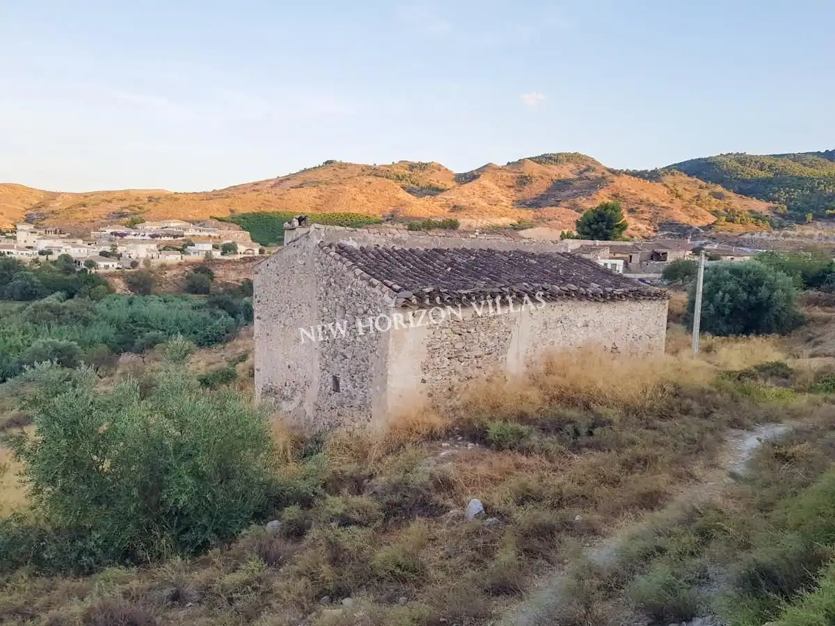 Country homes for sale in Arboleas