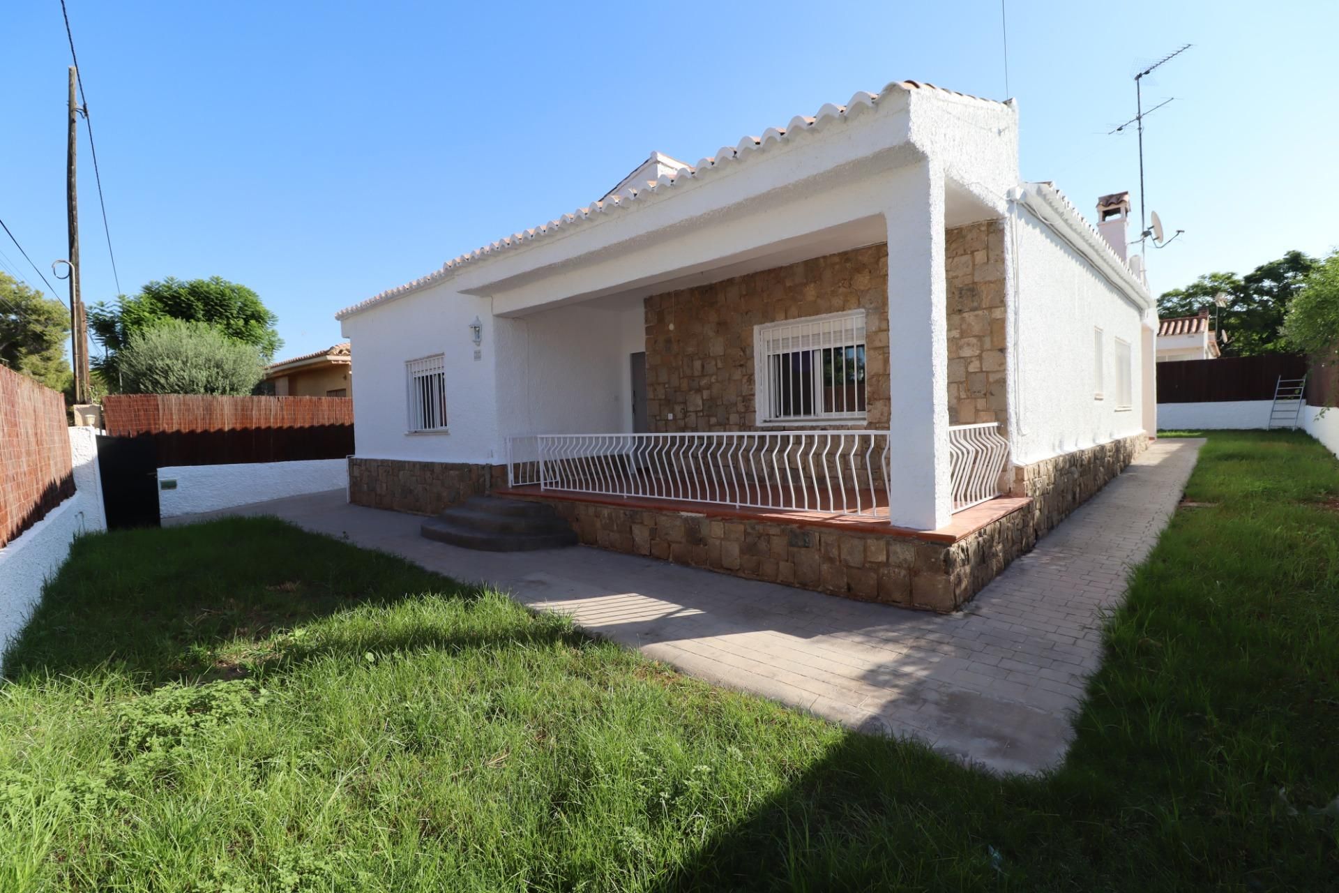 Exterior view of House or chalet to rent in Rocafort  with Air Conditioner, Terrace and Swimming Pool