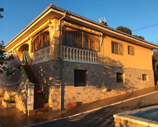 Exterior view of House or chalet for sale in Benillup  with Private garden, Storage room and Swimming Pool