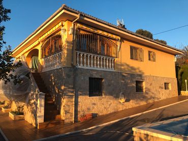 Detached house with pool for sale in Benillup