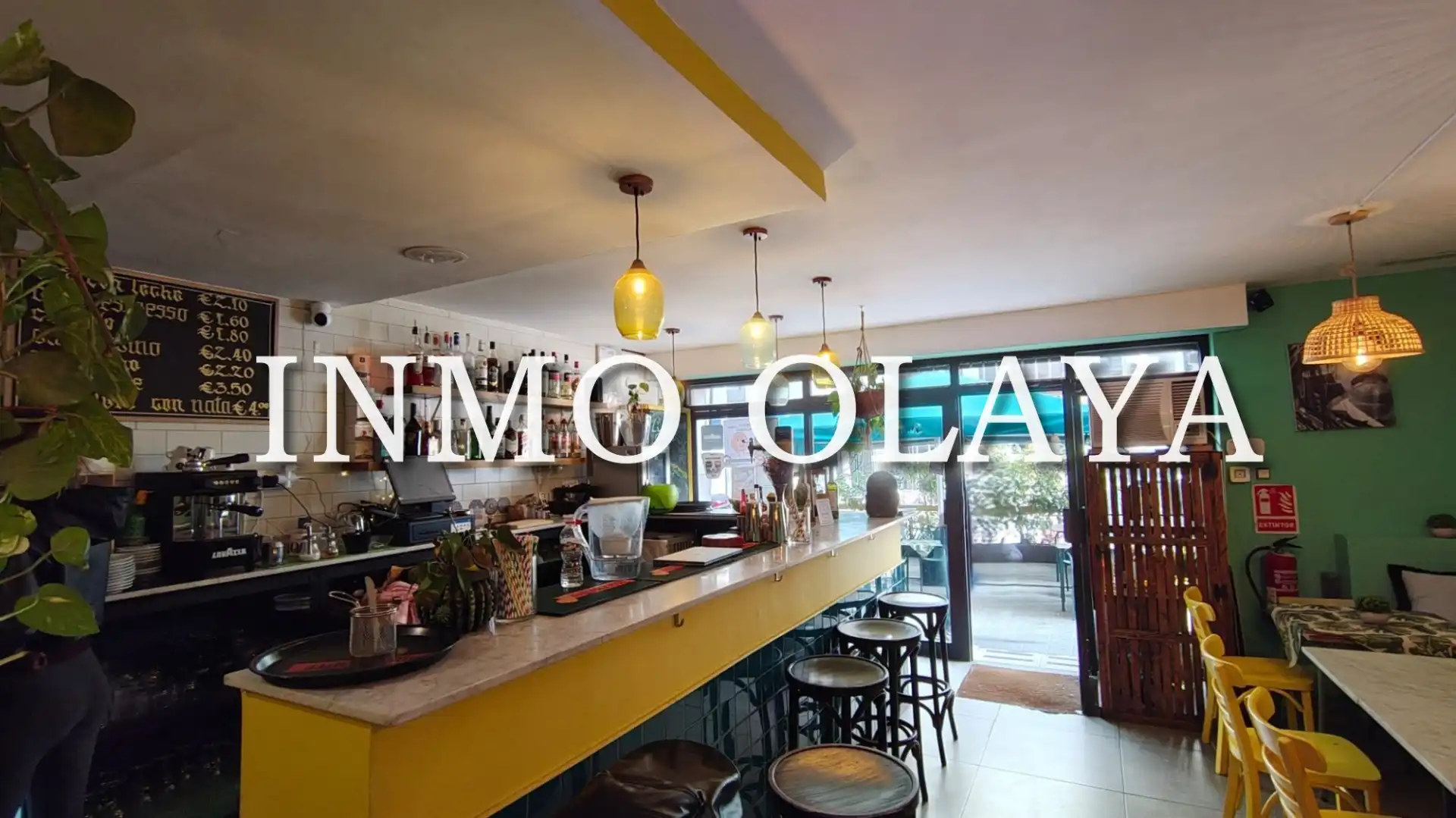 Local en traspaso en  Barcelona Capital con Aire acondicionado, Terraza y Amueblado