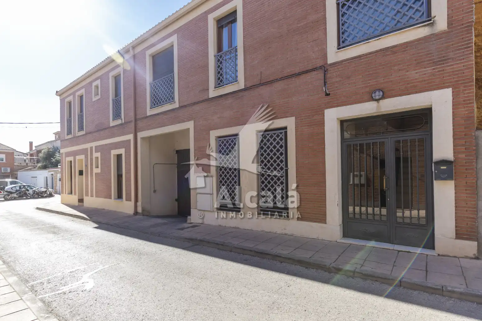 Vista exterior de Piso en venta en Meco con Calefacción, Parquet y Amueblado