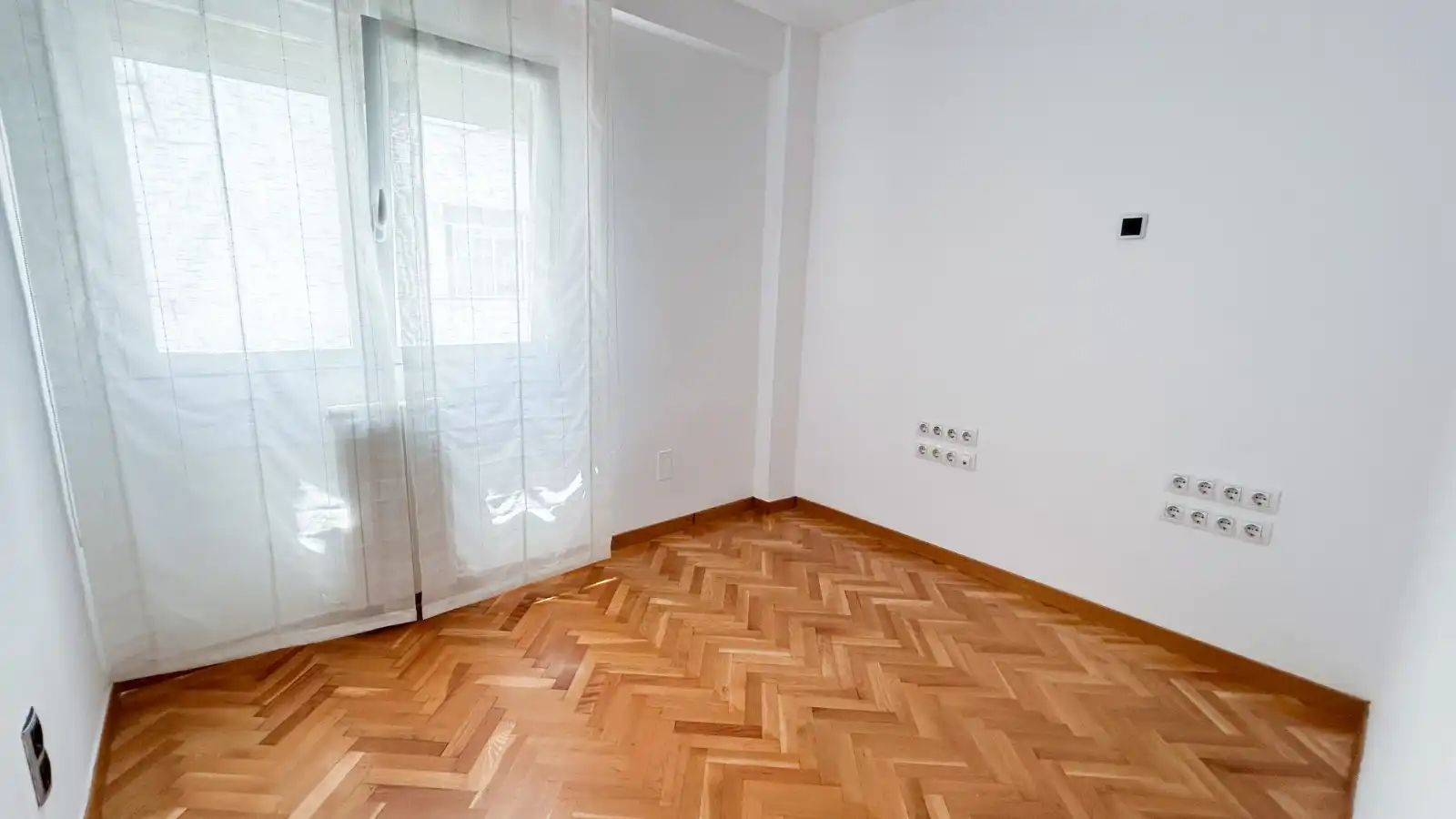 Habitación de Piso de alquiler en Zaragoza con Calefacción, Parquet y Amueblado